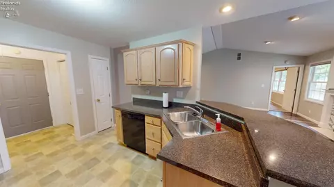 105 Caleb Dr, Clyde, OH 43410 photo 14