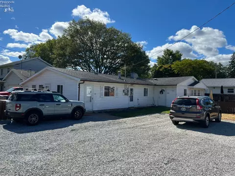 303 Gumwood Rd, Huron, OH 44839