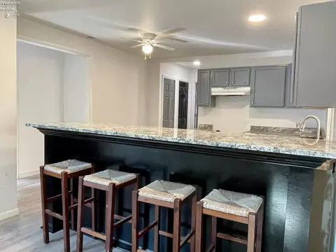 Kitchen - 215 Dixie Ave, Sandusky, OH 44870 photo 4 of 5
