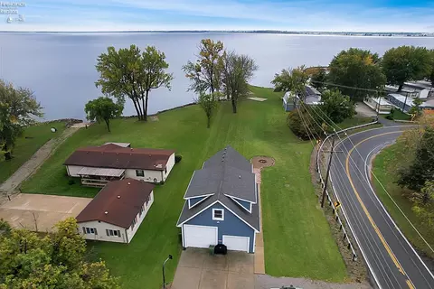 6584 E Bayshore Rd, Marblehead, OH 43440 photo 3