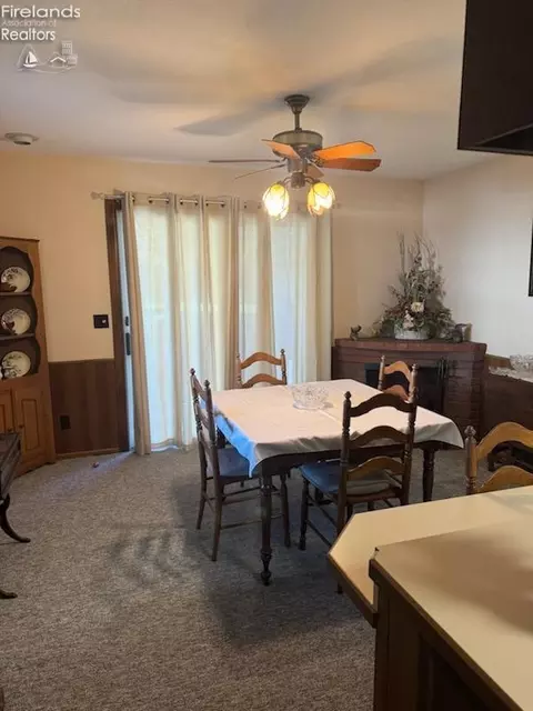 249 Madden St, Bellevue, OH 44811 photo 3
