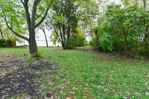 1372 S Dubbert Rd, Port Clinton, OH 43452