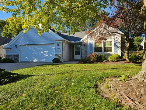 2209 Westwind Dr, Sandusky, OH 44870