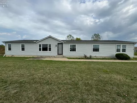 185 Forest Green Dr, Marblehead, OH 43440