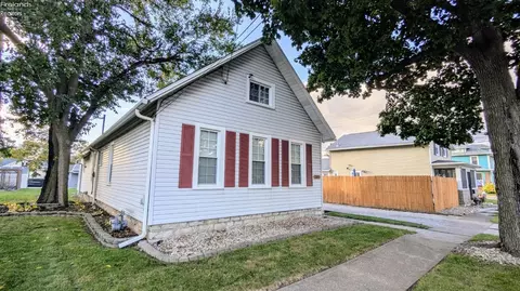 1305 Pearl St, Sandusky, OH 44870