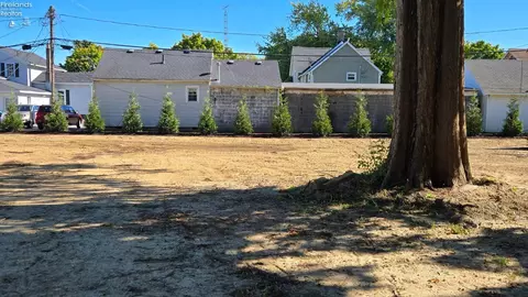 304 Center St, Huron, OH 44839 photo 11