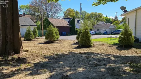 304 Center St, Huron, OH 44839 photo 13