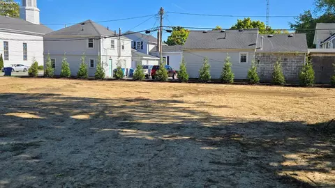 304 Center St, Huron, OH 44839 photo 12