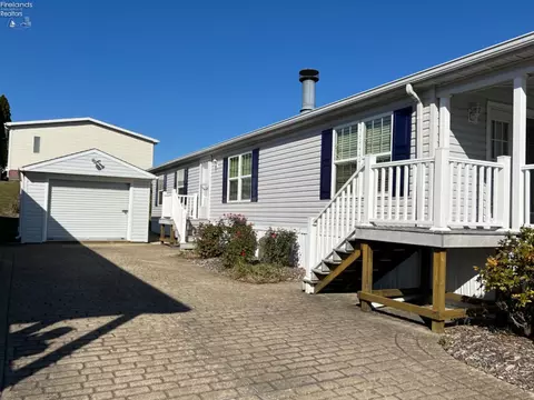 5683 E Constitution Blvd, Marblehead, OH 43440 photo 5