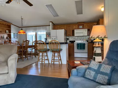 5683 E Constitution Blvd, Marblehead, OH 43440 photo 7