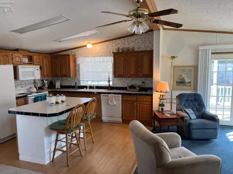 5683 E Constitution Blvd, Marblehead, OH 43440 photo 9