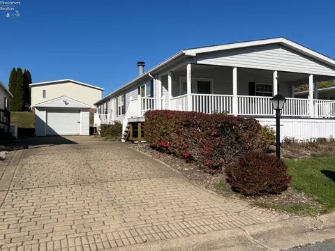 5683 E Constitution Blvd, Marblehead, OH 43440 photo 3