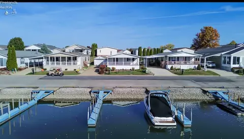 5683 E Constitution Blvd, Marblehead, OH 43440