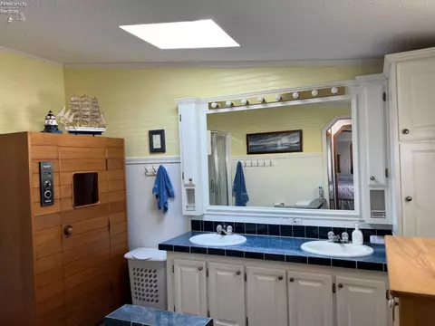 5683 E Constitution Blvd, Marblehead, OH 43440 photo 16