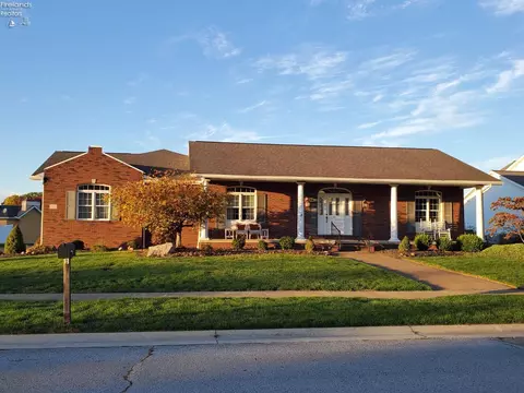 1 Queen Anne Way, Norwalk, OH 44857