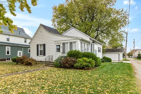 418 Harrison St, Port Clinton, OH 43452