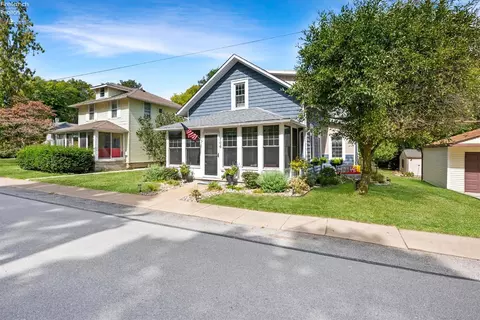 706 Prairie St, Marblehead, OH 43440