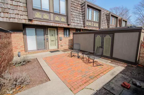 1110 By The Shores Dr #D1, Huron, OH 44839