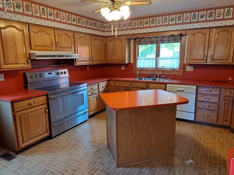 8133 Main St, Old Fort, OH 44861 photo 6
