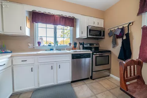 570 Butte St, Willard, OH 44890 photo 10