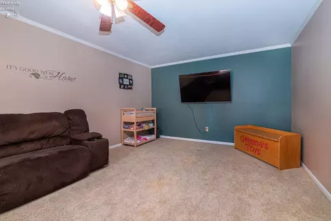 570 Butte St, Willard, OH 44890 photo 5