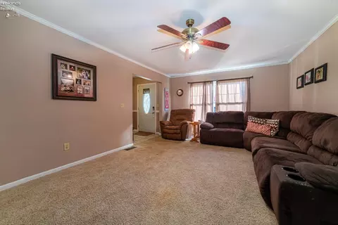 570 Butte St, Willard, OH 44890 photo 4