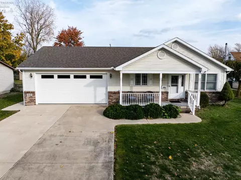 203 Buckeye St, Genoa, OH 43430