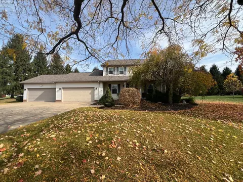 5 Twin Oaks Dr, Milan, OH 44846