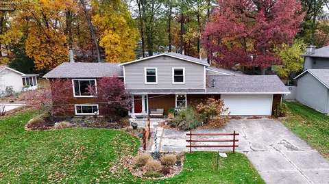 746 Sunnyside Rd, Vermilion, OH 44089