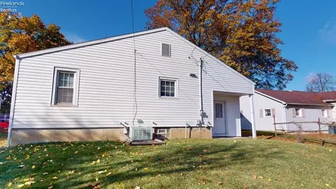 819 Dale Ave, Willard, OH 44890 photo 2