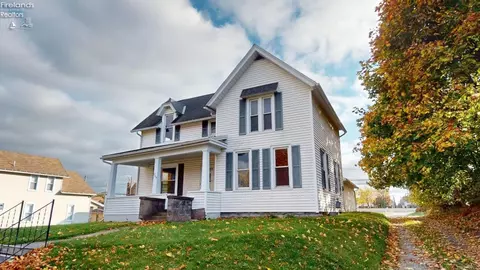 209 Woodland Ave, Willard, OH 44890