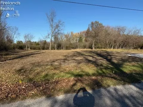 161 Twin Bay Trail Trl, Willard, OH 44890