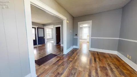 Entry Way - 420 W Maple St, Willard, OH 44890 photo 1 of 2