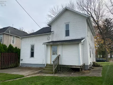 Exterior - 420 W Maple St, Willard, OH 44890 photo 2 of 3