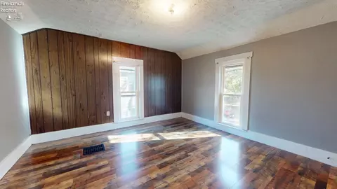 Bedroom - 420 W Maple St, Willard, OH 44890 photo 2 of 4