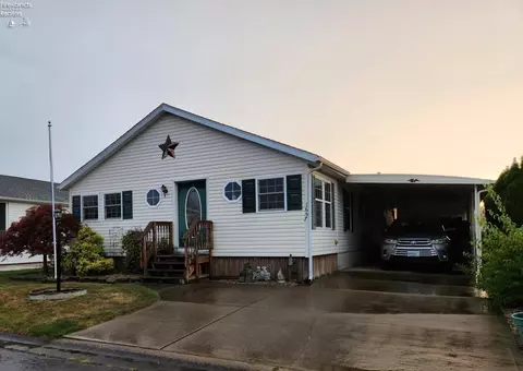 1657 N Coldwater Crossing Rd, Marblehead, OH 43440