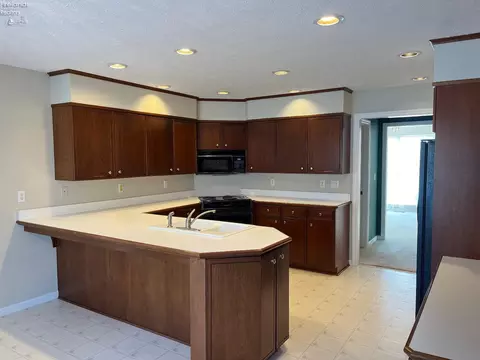 Kitchen - 838 Gloucester Dr, Huron, OH 44839 photo 2 of 3