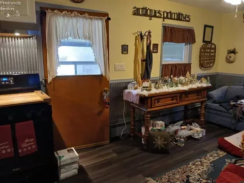 41 E Milan Ave, Monroeville, OH 44847 photo 10
