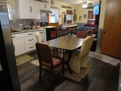 41 E Milan Ave, Monroeville, OH 44847 photo 9