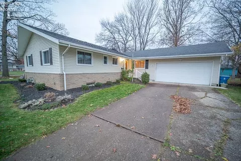 4200 Edgewood Dr, Lorain, OH 44052