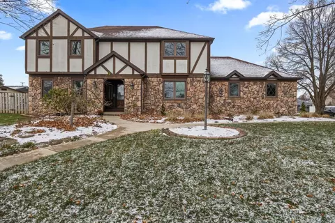 3409 Stonewood Dr, Sandusky, OH 44870