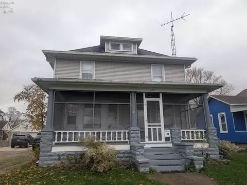 409 W 3rd St, Port Clinton, OH 43452