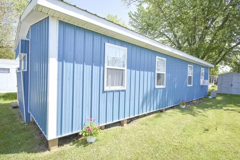 7401 E Harbor Rd, Marblehead, OH 43440