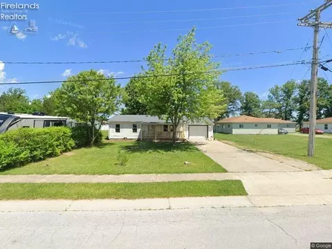 107 Norris Dr, Clyde, OH 43410