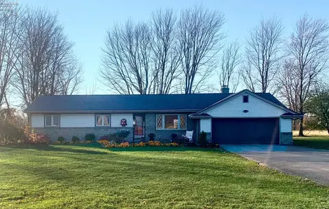 938 Church Rd, Marblehead, OH 43440
