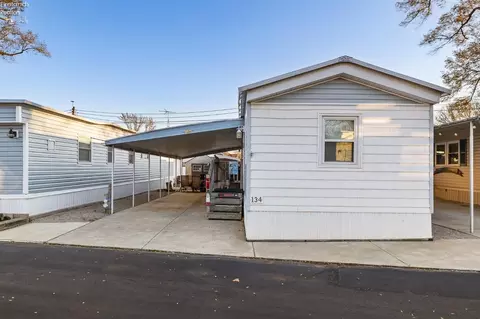 1623 NE Catawba Rd #134, Port Clinton, OH 43452