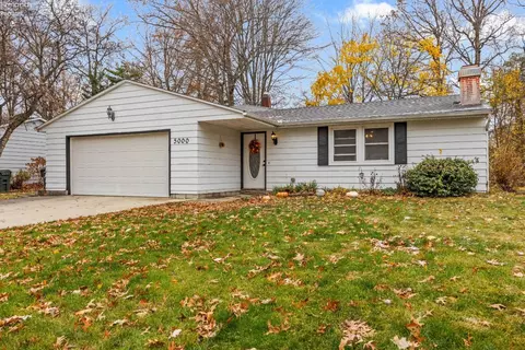 5000 Hollyview Dr, Vermilion, OH 44089