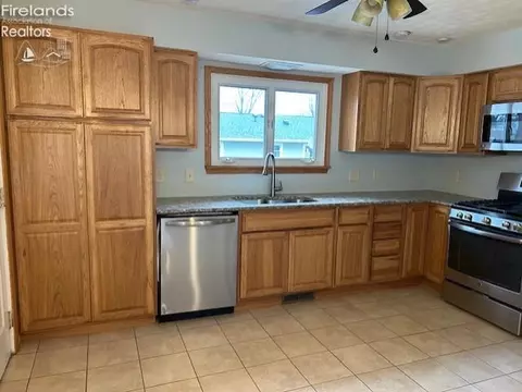 208 Woodside, Huron, OH 44839 photo 9