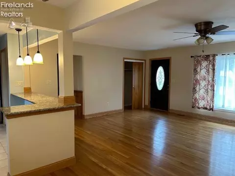 208 Woodside, Huron, OH 44839 photo 4