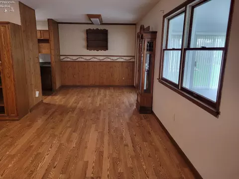 323 Berlin Rd, Huron, OH 44839 photo 8